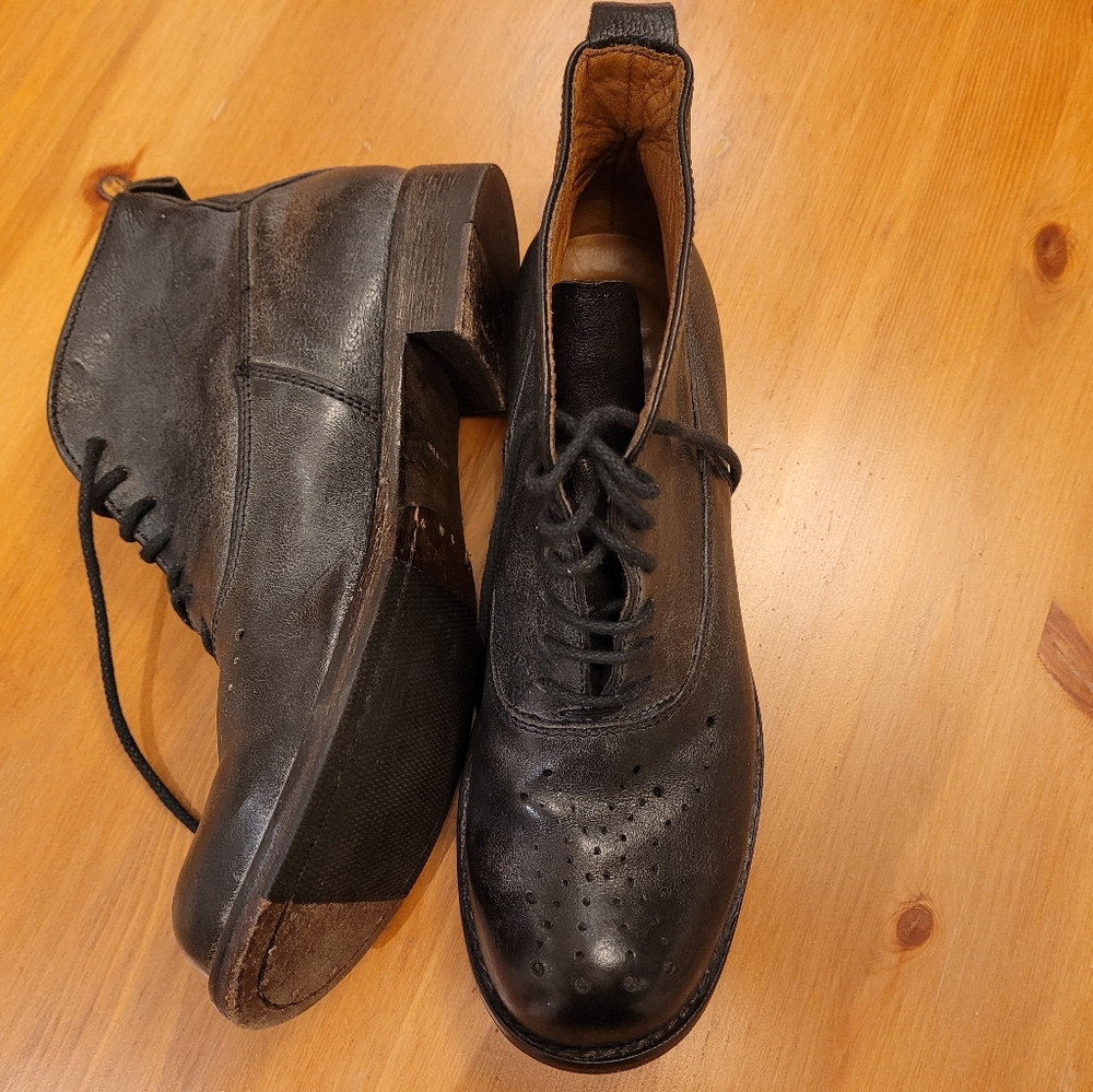 MOMA booties 37